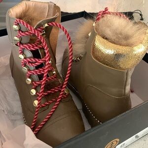Beautiful Brown Gold trim Fur tie up boots brown leather and Fox fur size 8.5